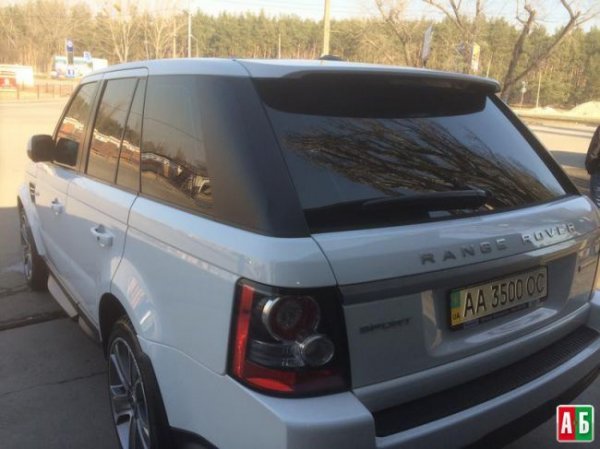Максим Коваль выставил на продажу свой Land Rover Range Rover Supercharged