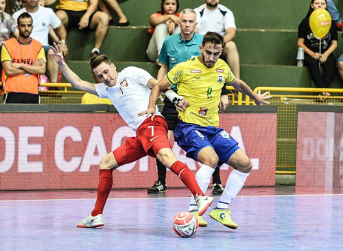 Во втором товарищеском матче Бразилия всухую разгромила Польшу